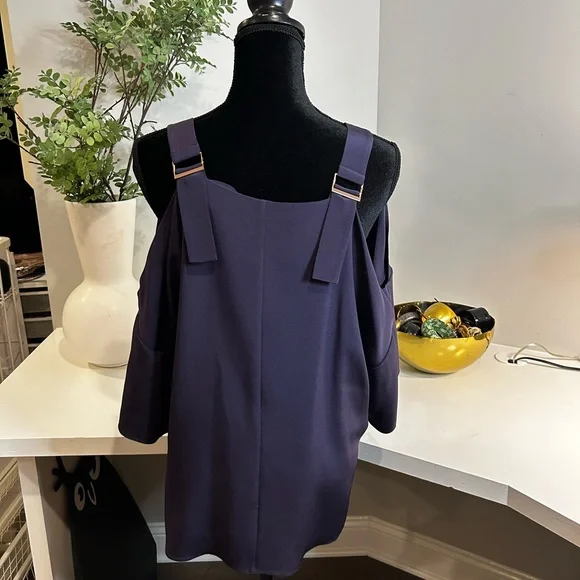 TIBI navy blue 100% silk cold shoulder blouse with adjustable shoulder straps - Picture 3 of 8